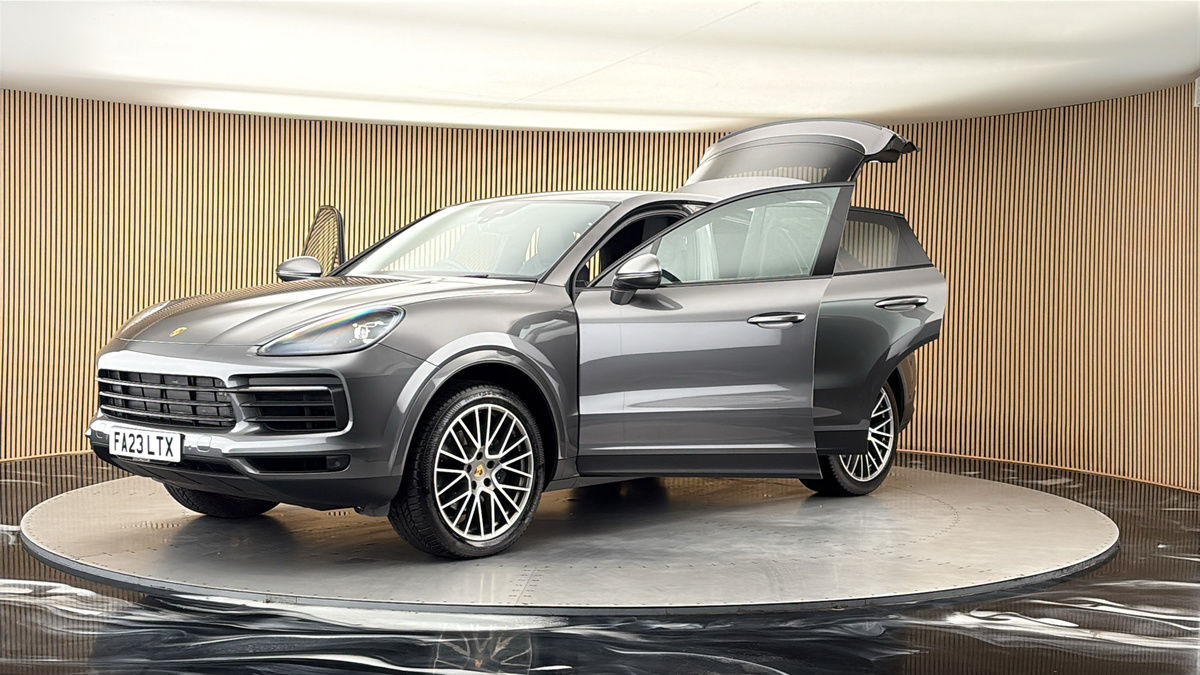 Porsche Cayenne Image 22