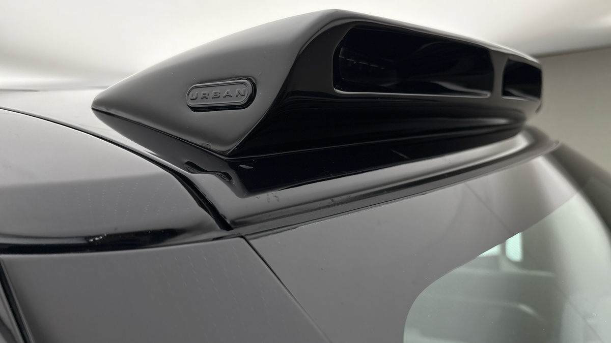 Land Rover Defender 110 Urban Image 25