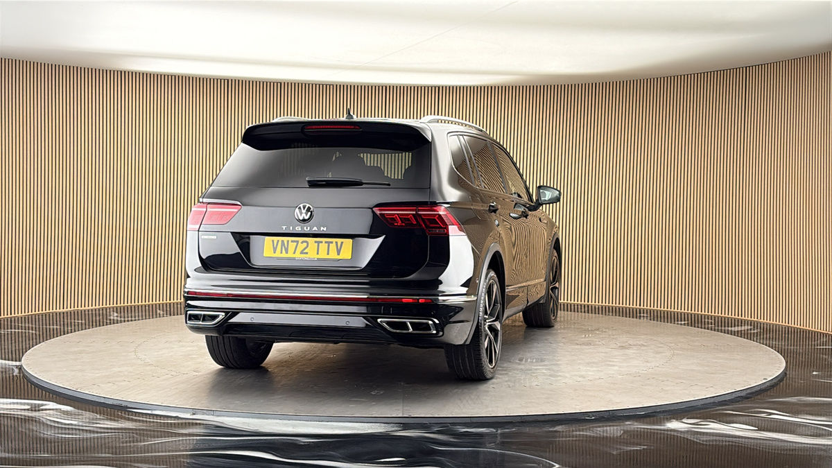 More views of Volkswagen Tiguan Allspace