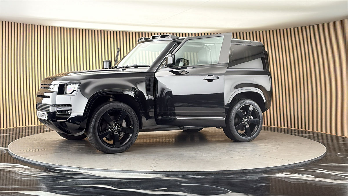 More views of Land Rover Defender 90