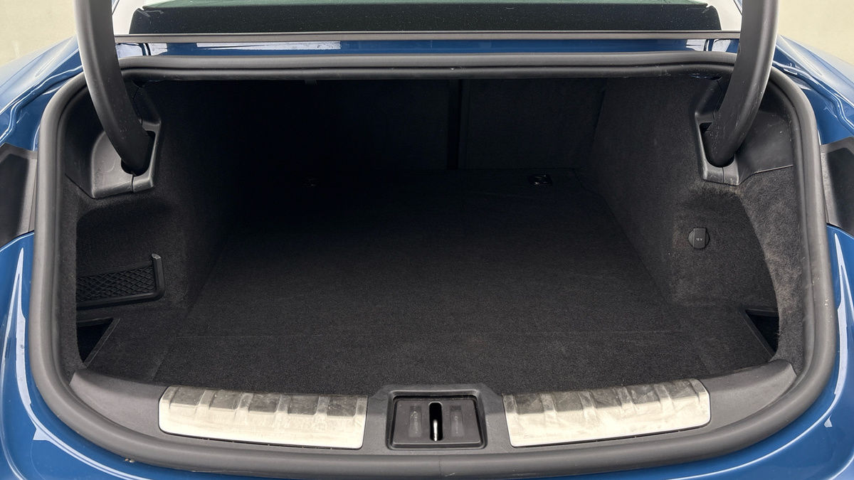 Porsche Taycan Image 11