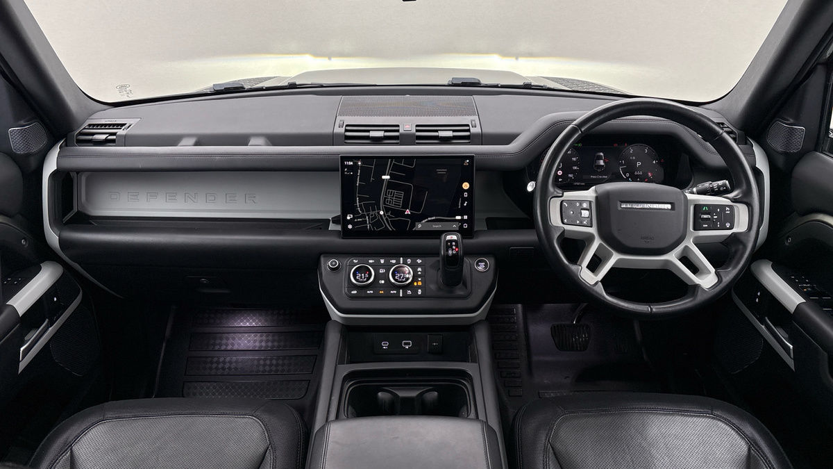 Land Rover Defender 110 Image 12