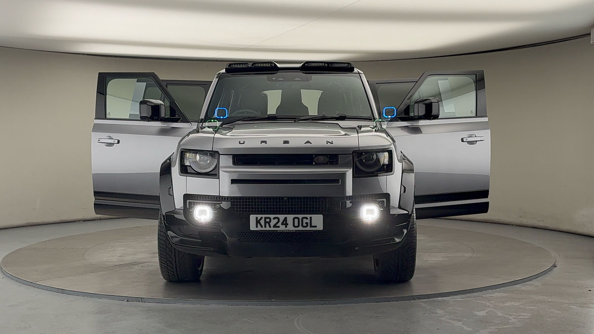 More views of Land Rover Defender 110