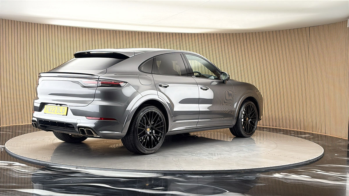 Porsche Cayenne Image 21
