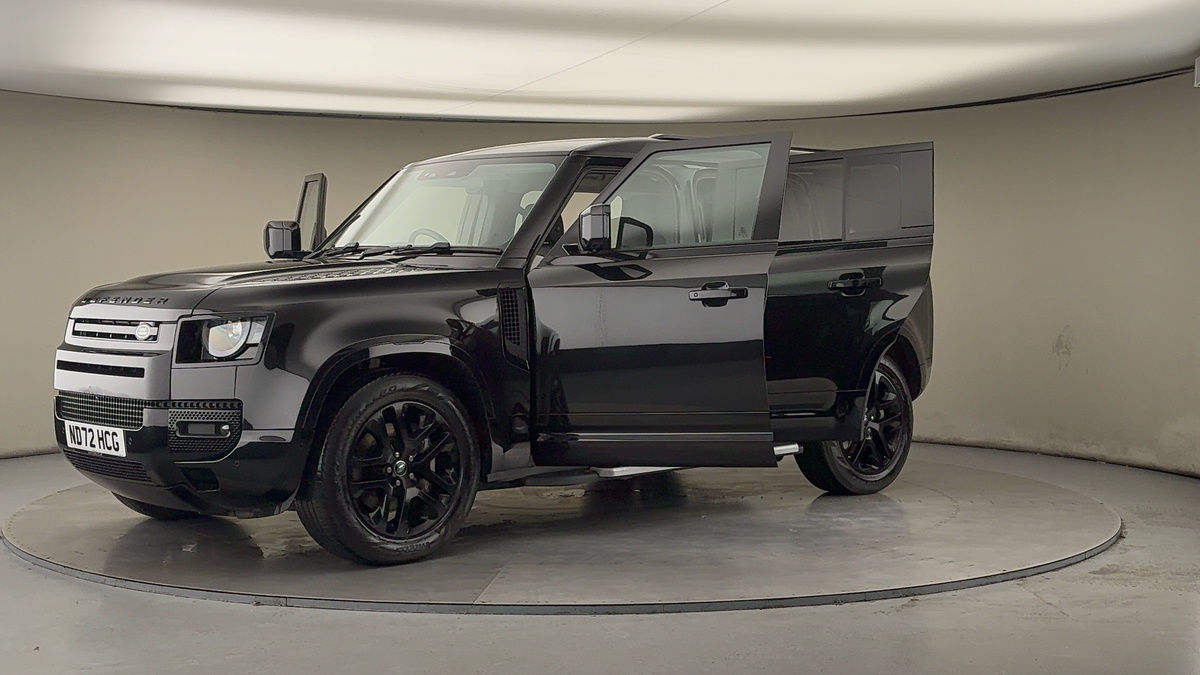 Land Rover Defender 110 Image 22