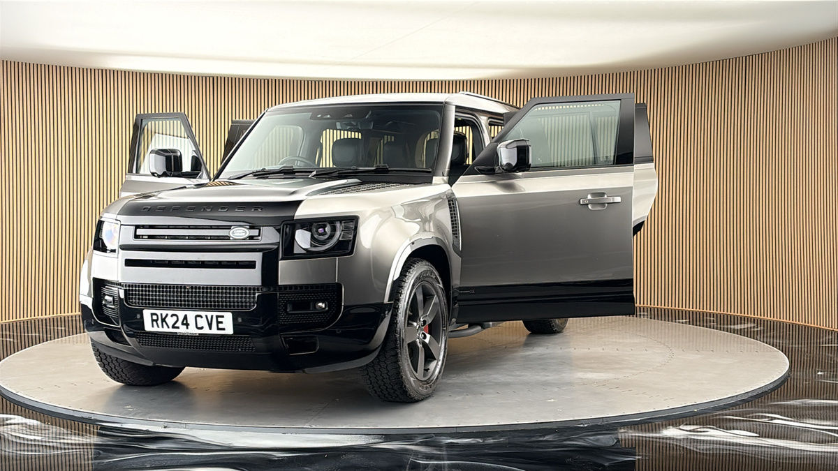More views of Land Rover Defender 110