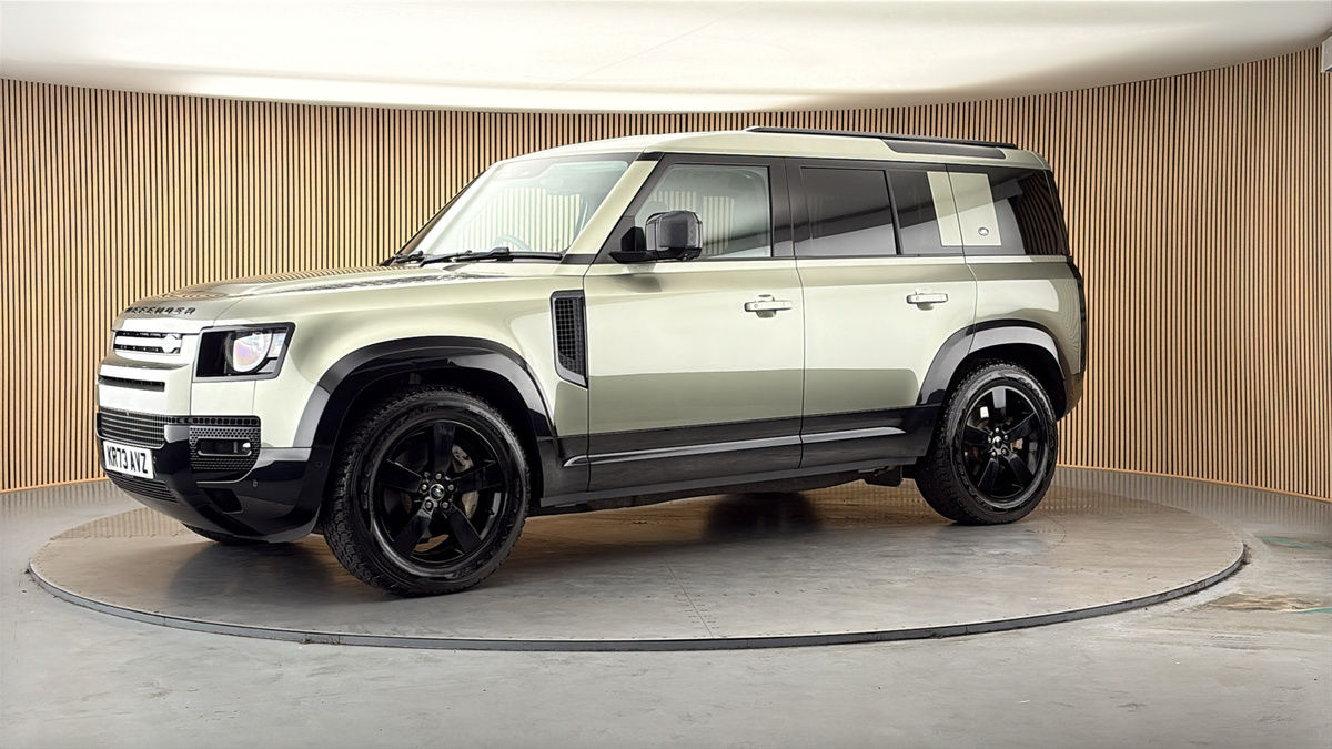More views of Land Rover Defender 110