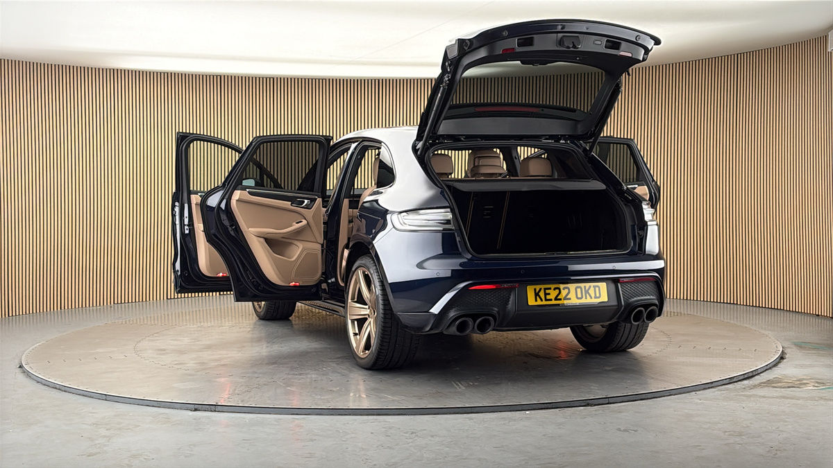 More views of Porsche Macan