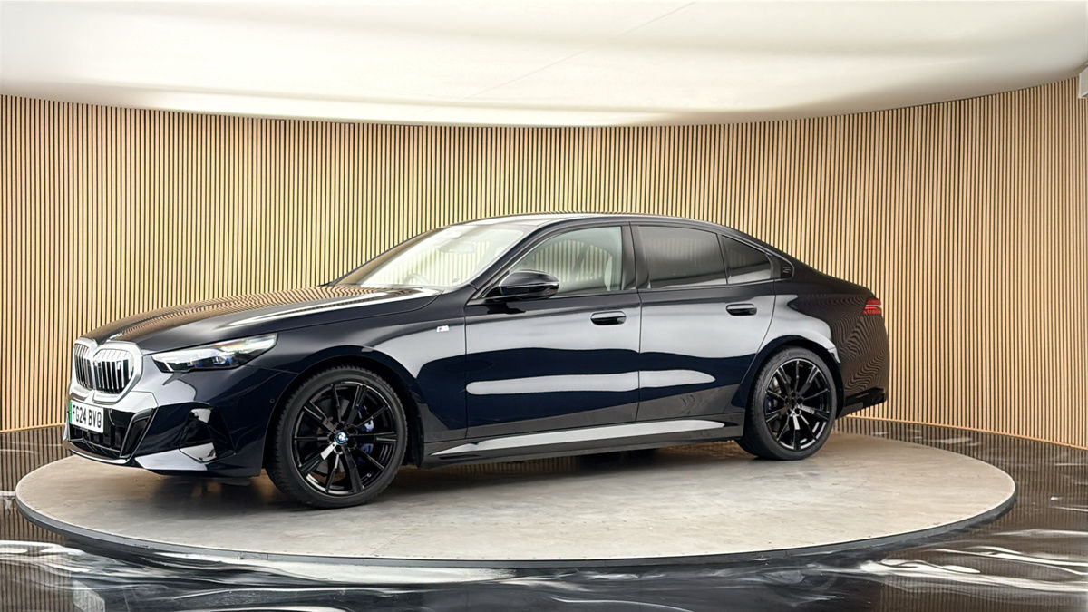 More views of BMW i5