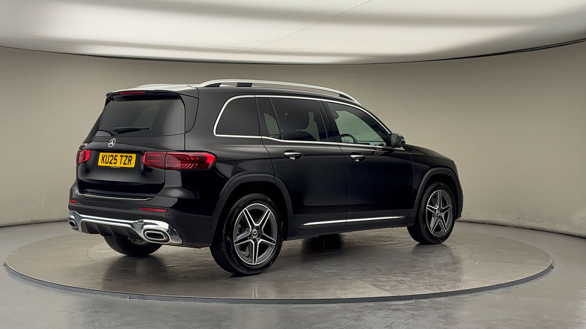 Mercedes-Benz GLB Image 21