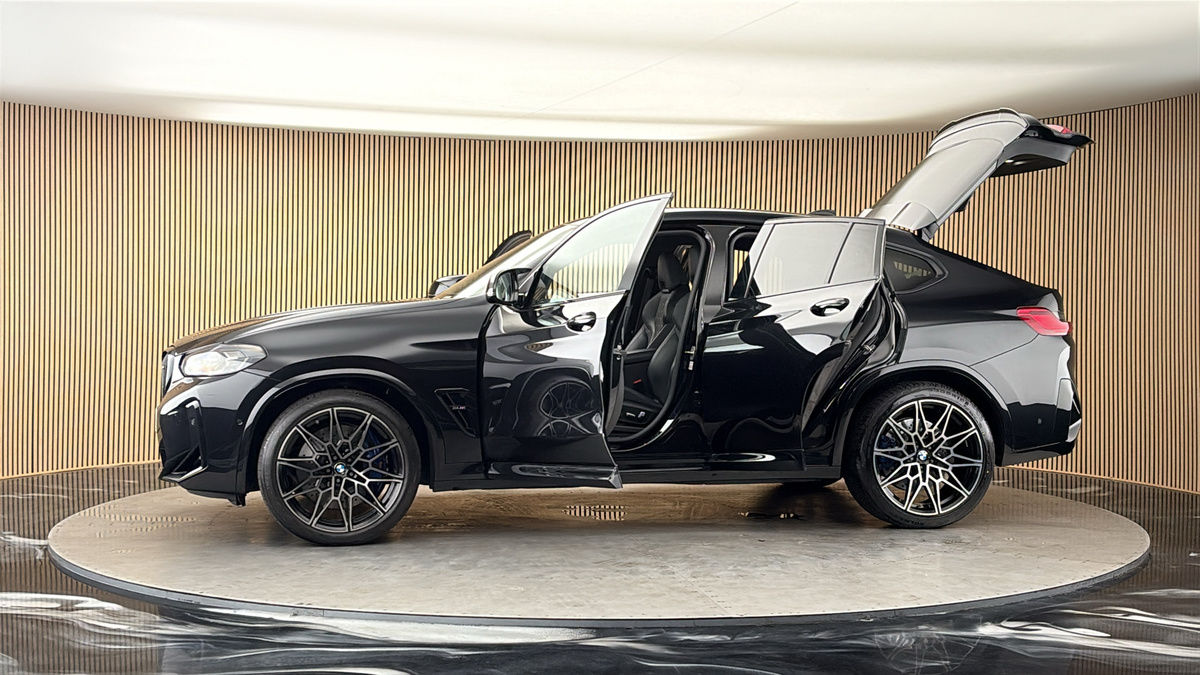 More views of BMW X4 M