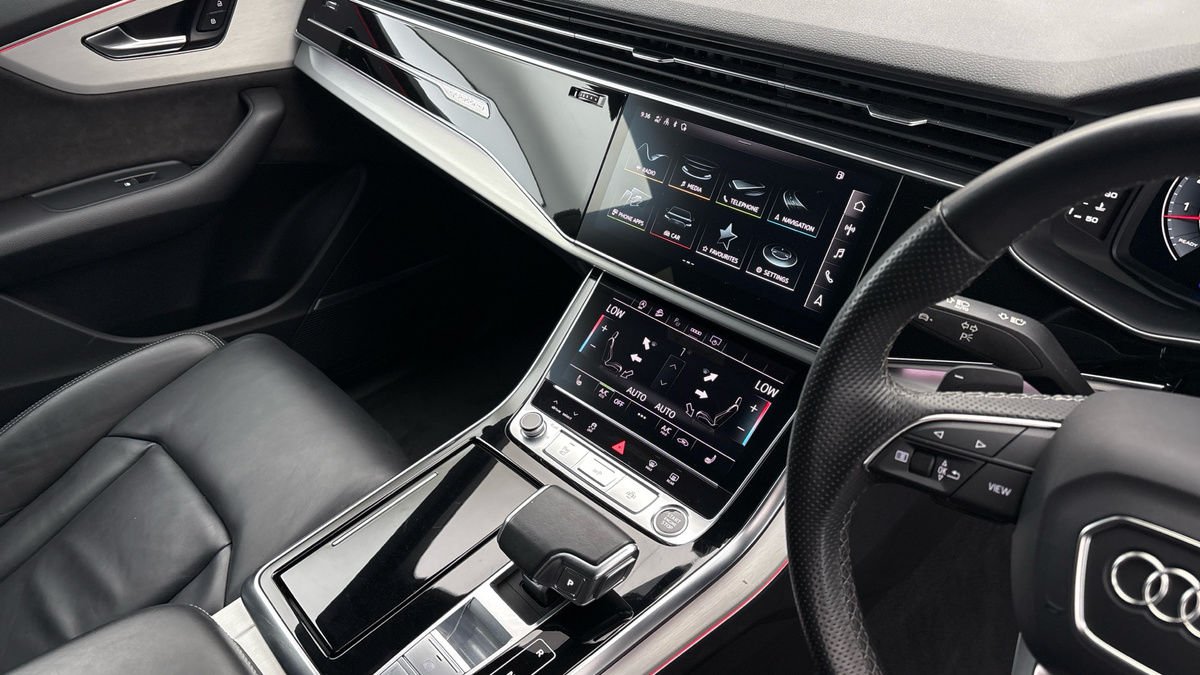Audi Q8 Image 18