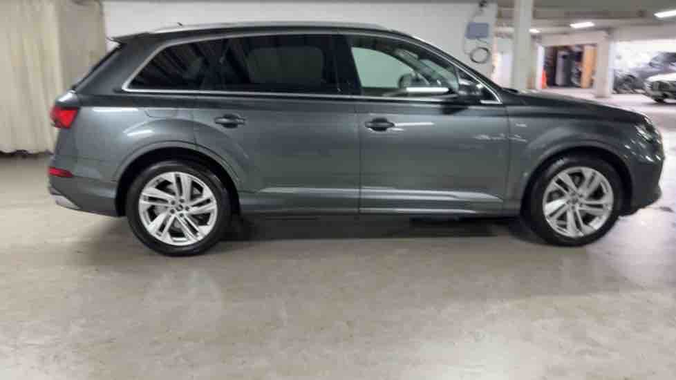 More views of Audi Q7