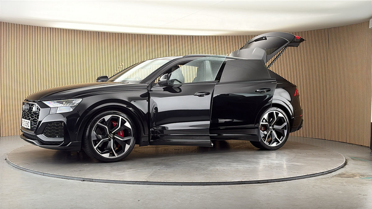More views of Audi RSQ8