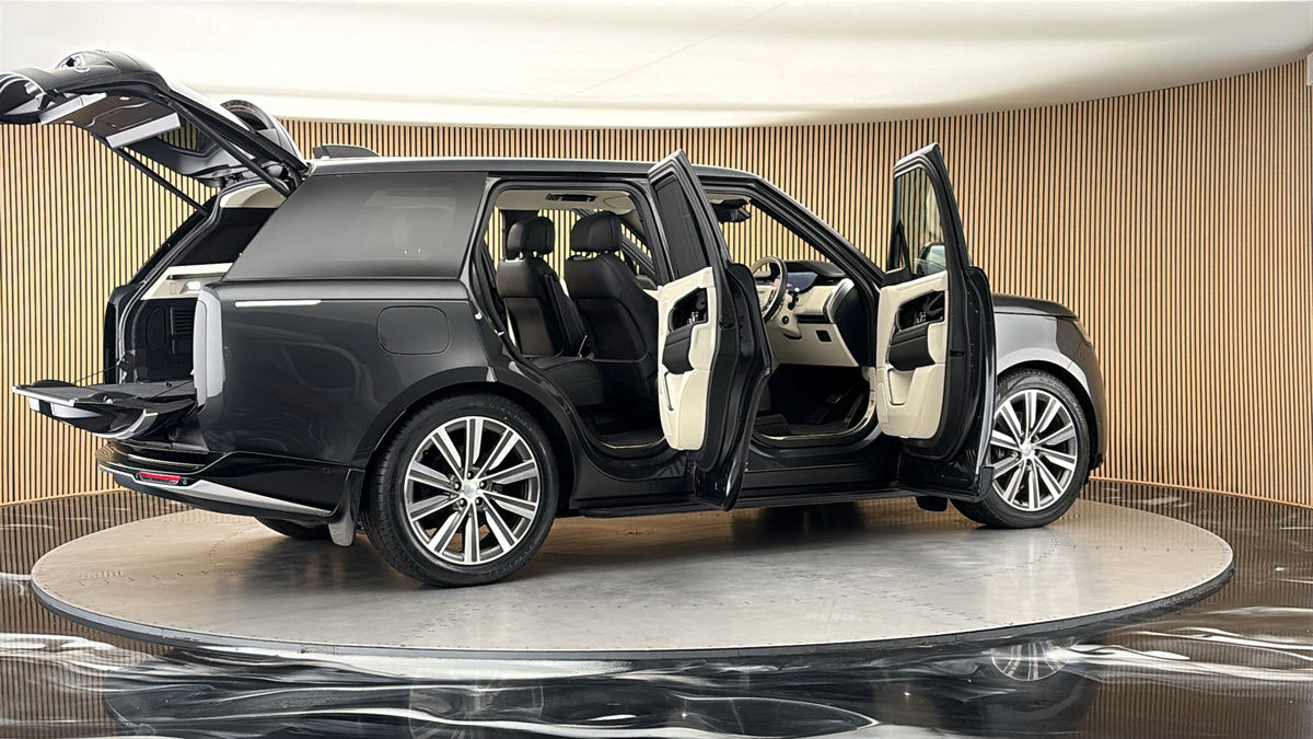More views of Land Rover Range Rover