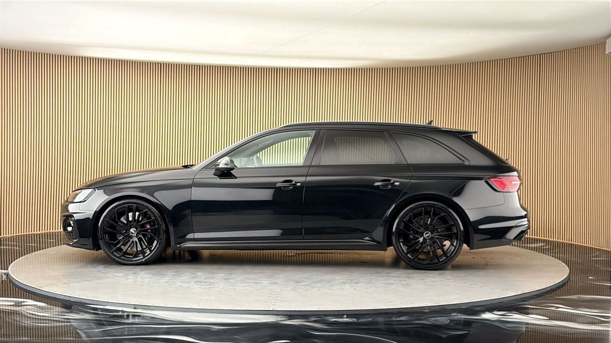 More views of Audi RS4 Avant