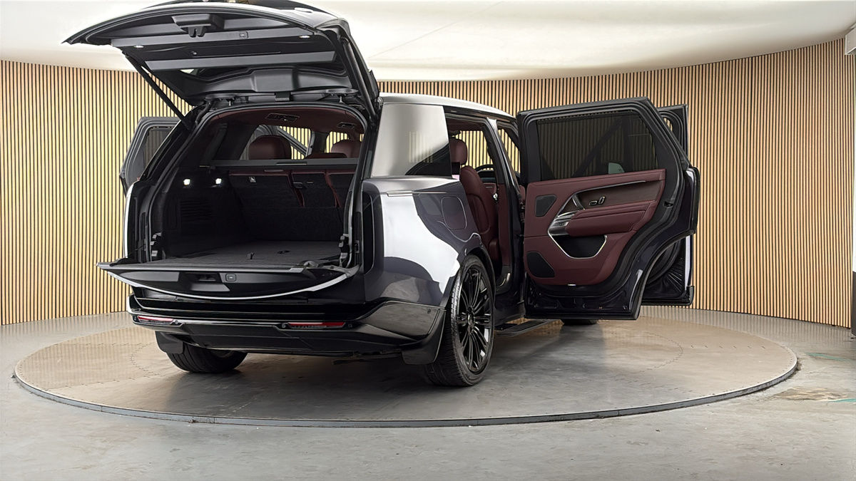 More views of Land Rover Range Rover