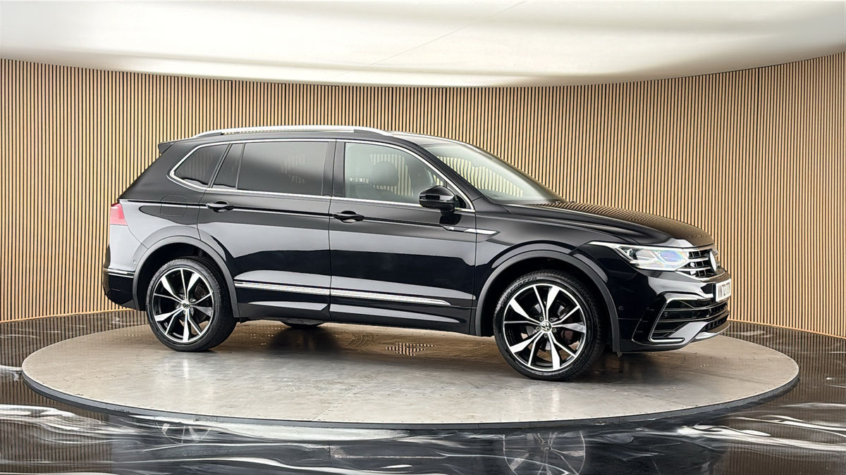 More views of Volkswagen Tiguan Allspace