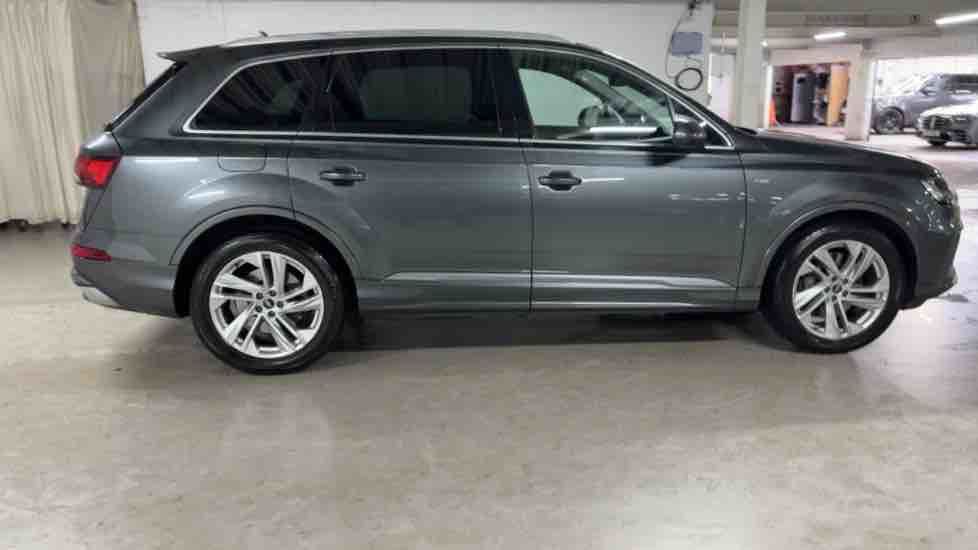 More views of Audi Q7