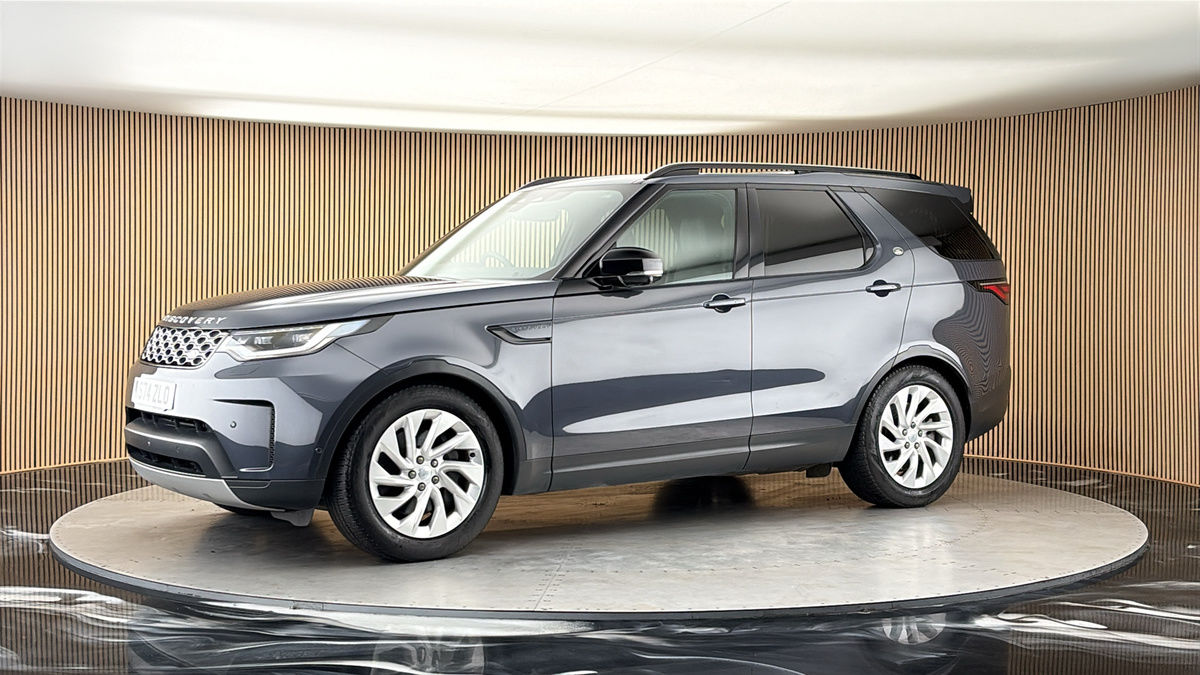 More views of Land Rover Discovery
