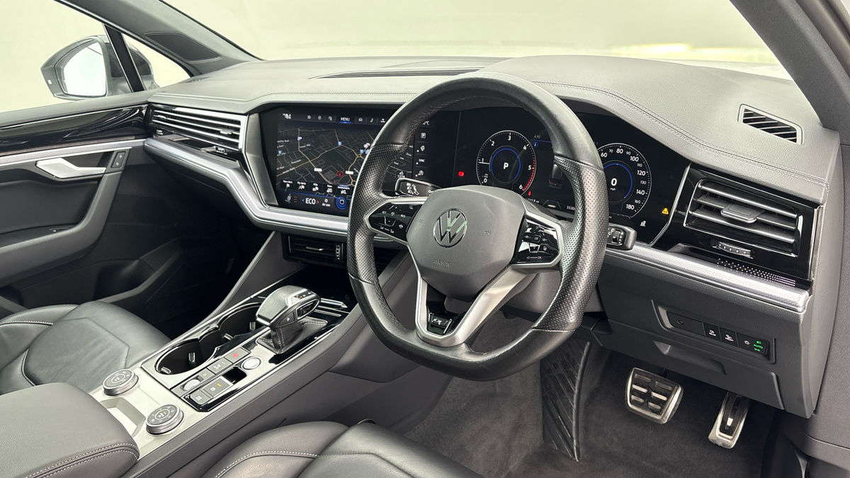 Volkswagen Touareg Image 5