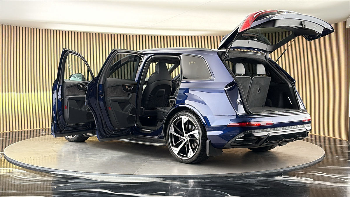 More views of Audi Q7