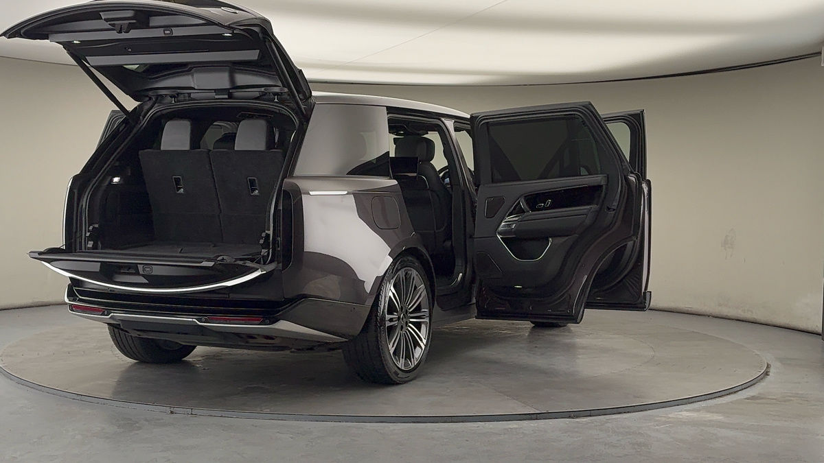 More views of Land Rover Range Rover