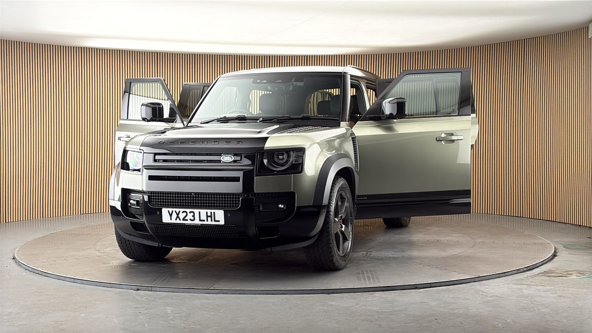 More views of Land Rover Defender 110