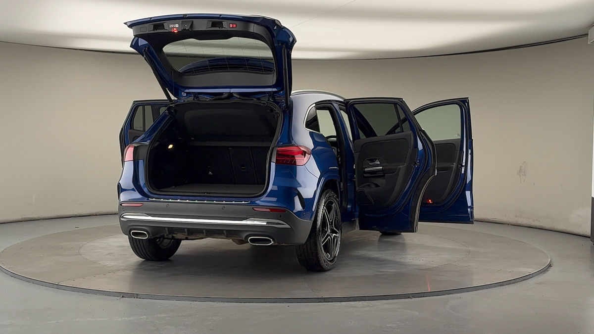 More views of Mercedes-Benz GLA