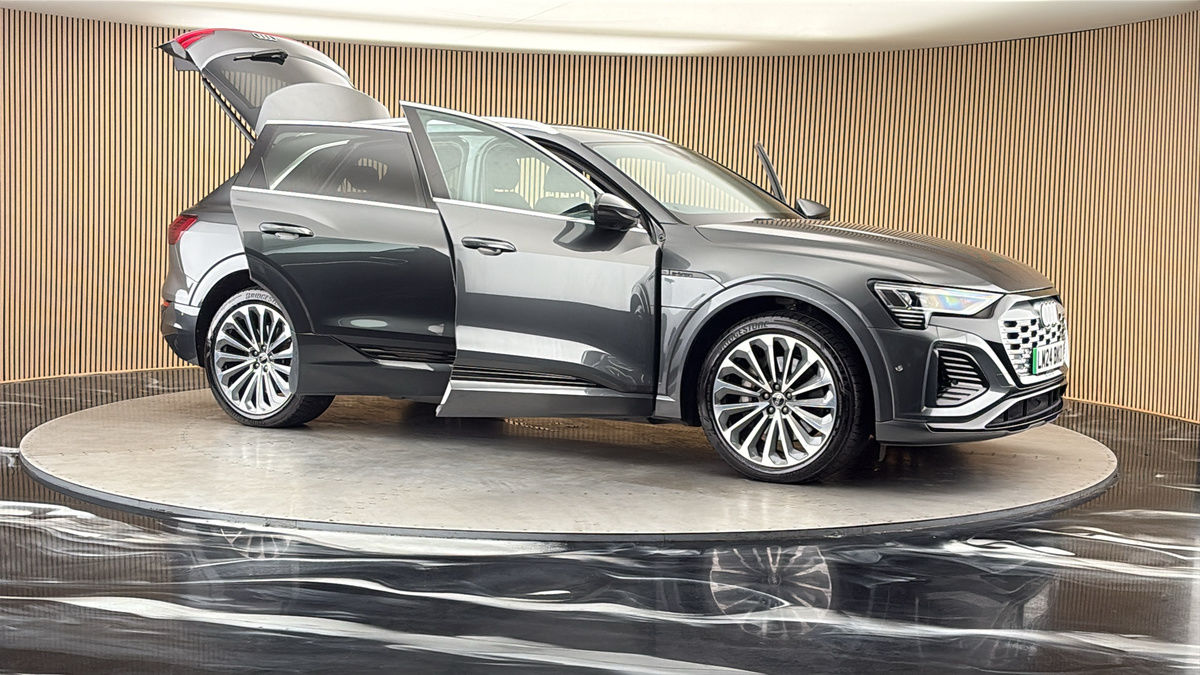 More views of Audi Q8 e-tron