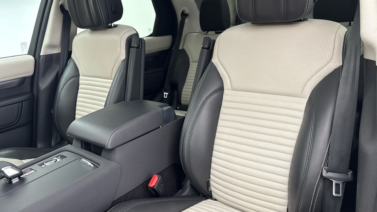 Land Rover Discovery Image 7