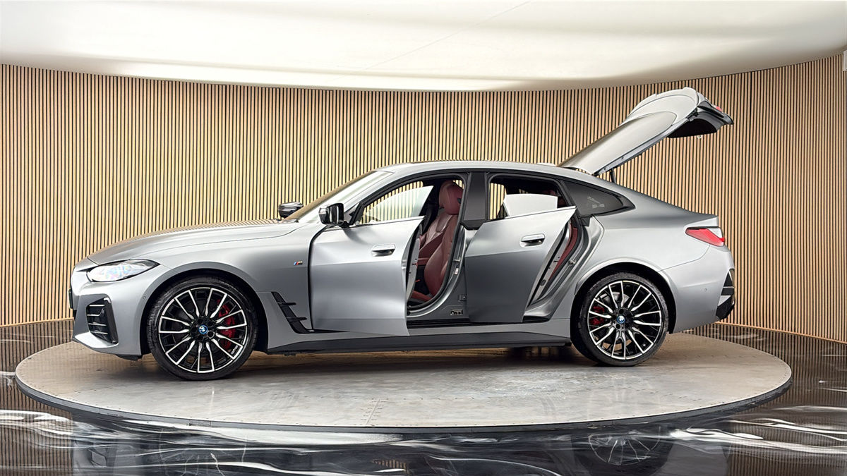 More views of BMW i4