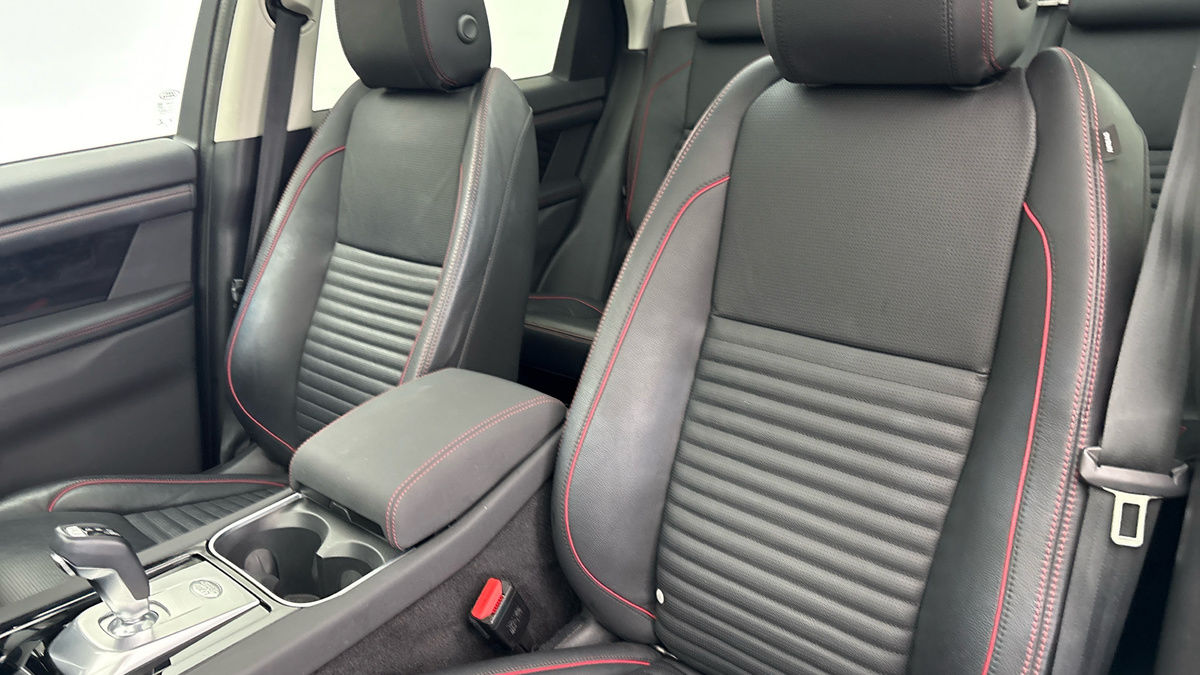 Land Rover Discovery Sport Image 7