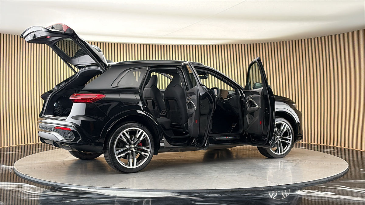 More views of Audi Q5
