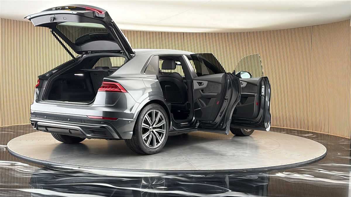 More views of Audi Q8