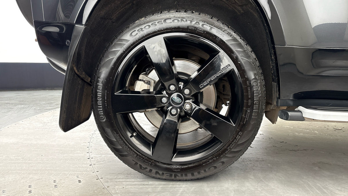 Land Rover Defender 110 Urban Image 26