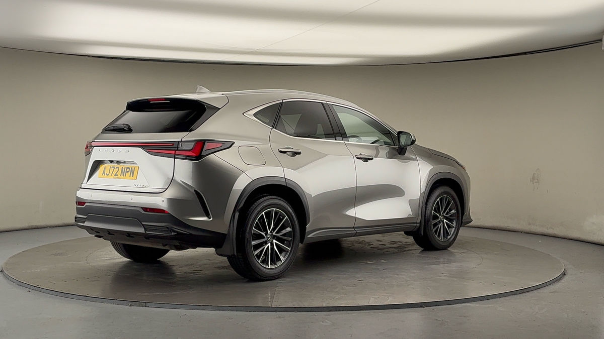 Lexus NX Image 21
