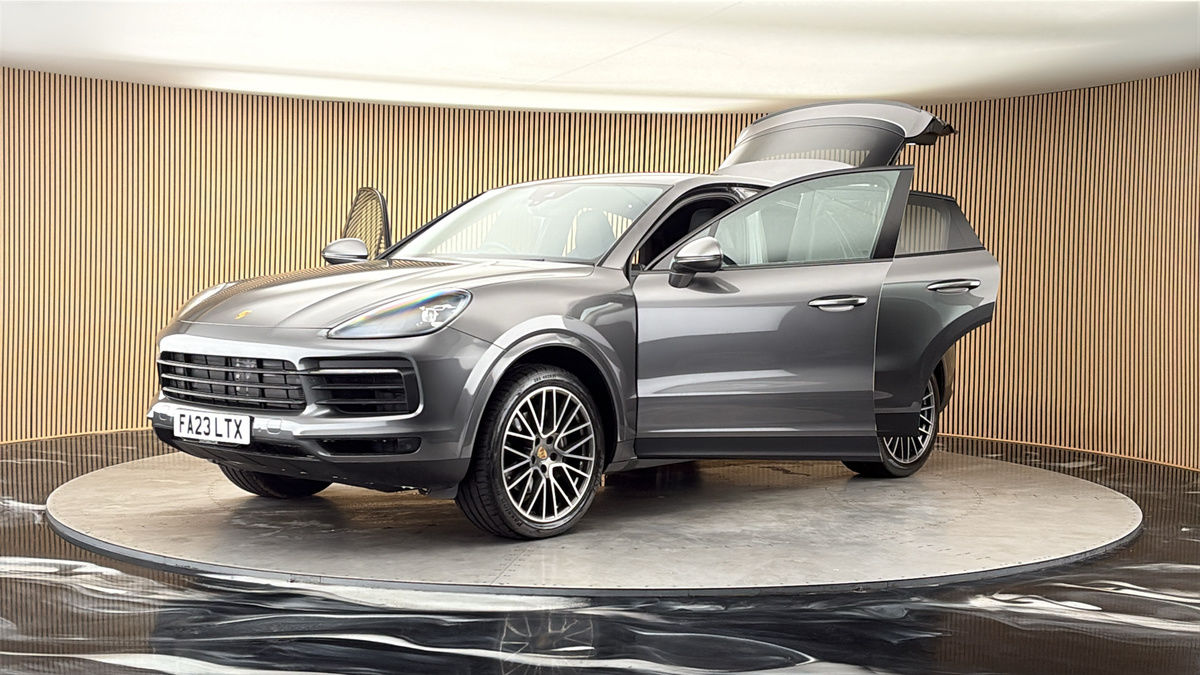 Porsche Cayenne Image 22