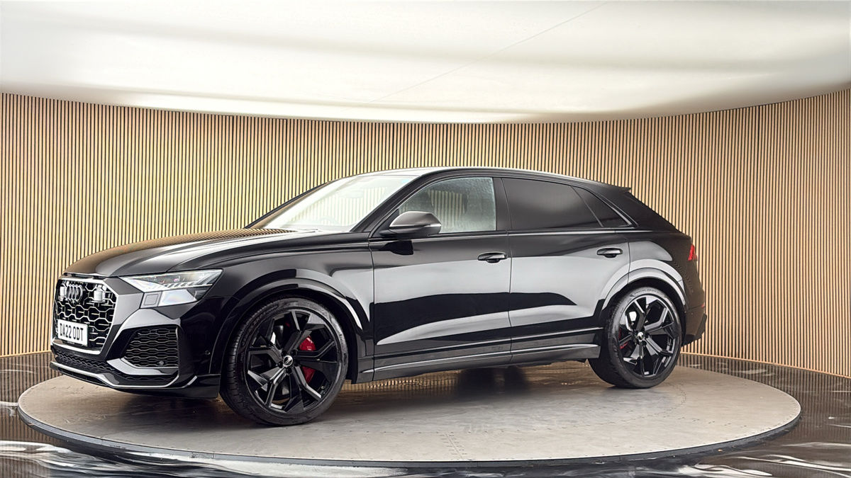 More views of Audi RSQ8