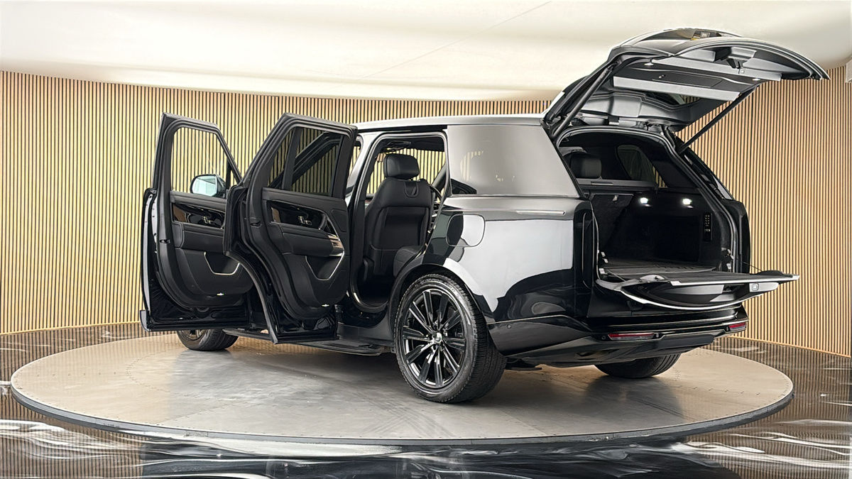 More views of Land Rover Range Rover