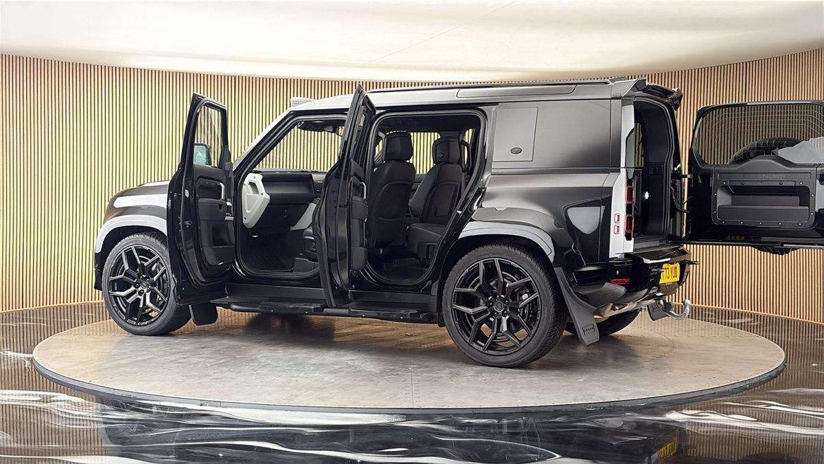 More views of Land Rover Defender 110