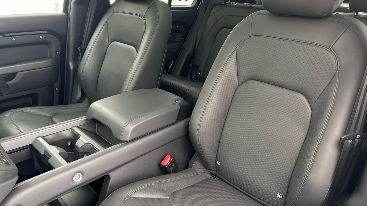 Land Rover Defender 110 Urban Image 7