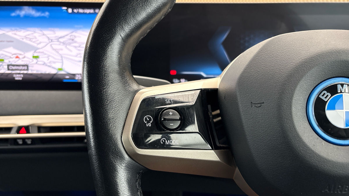 BMW iX Image 13