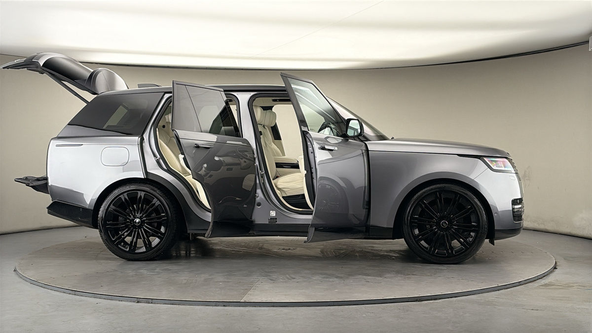 More views of Land Rover Range Rover