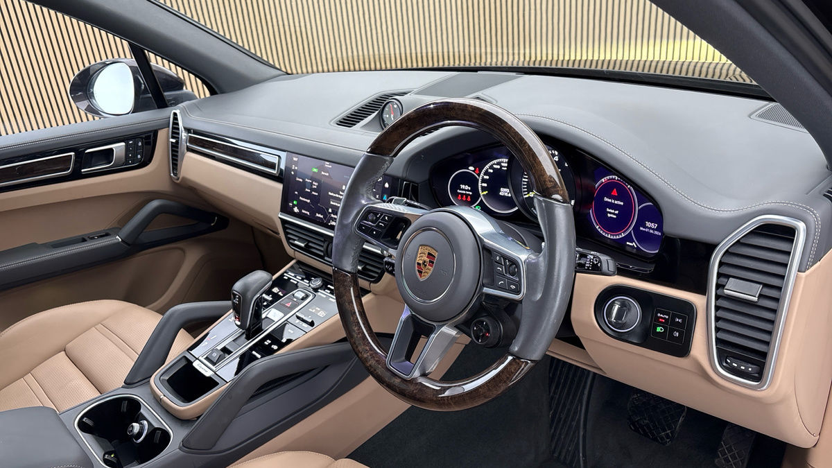 Porsche Cayenne Image 5