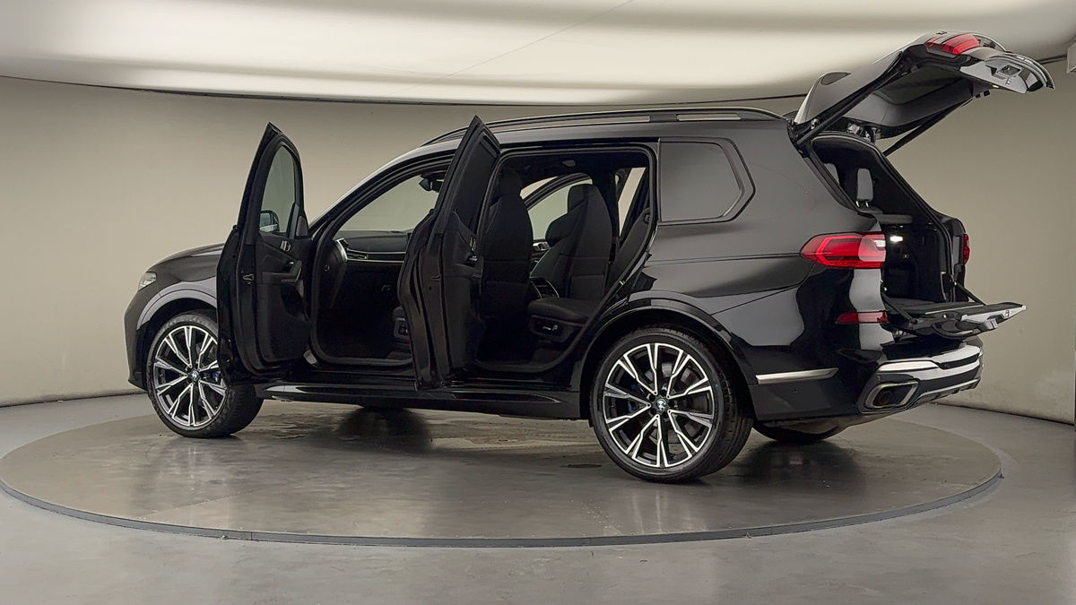 More views of BMW X7