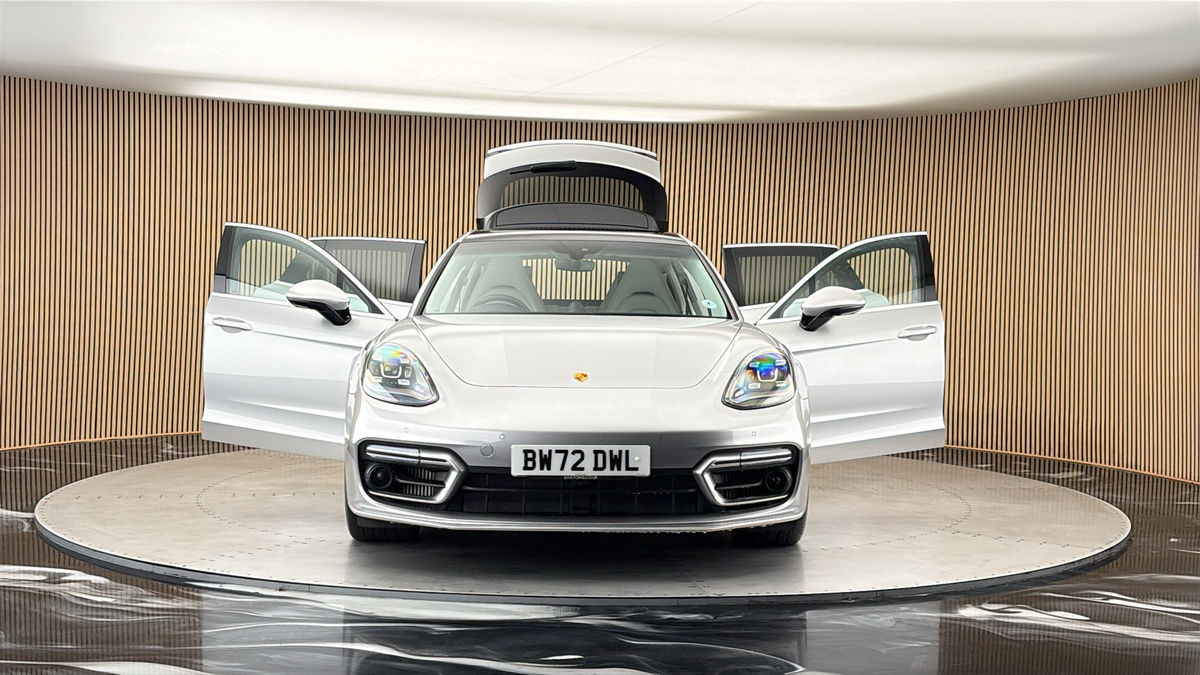 More views of Porsche Panamera