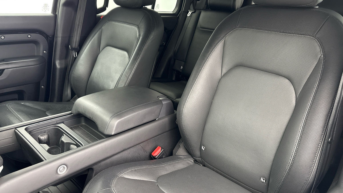 Land Rover Defender 110 Urban Image 7