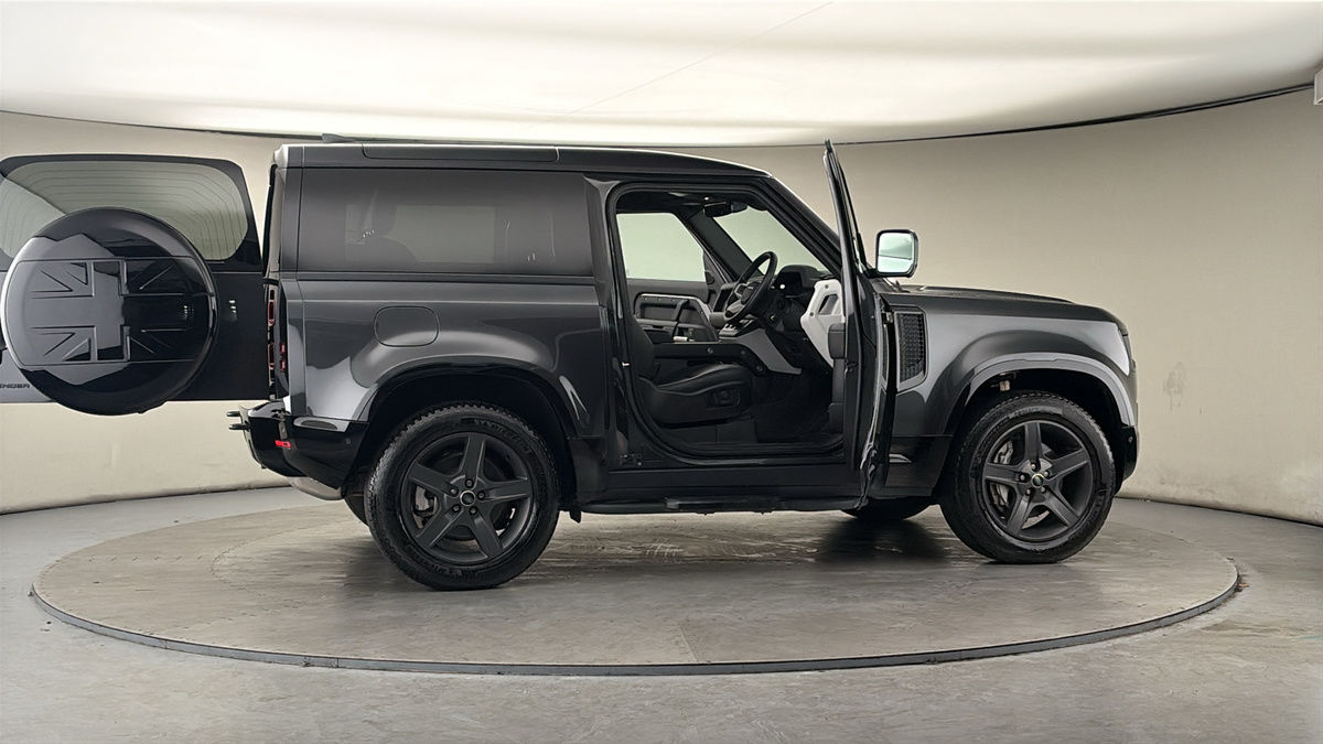 More views of Land Rover Defender 90