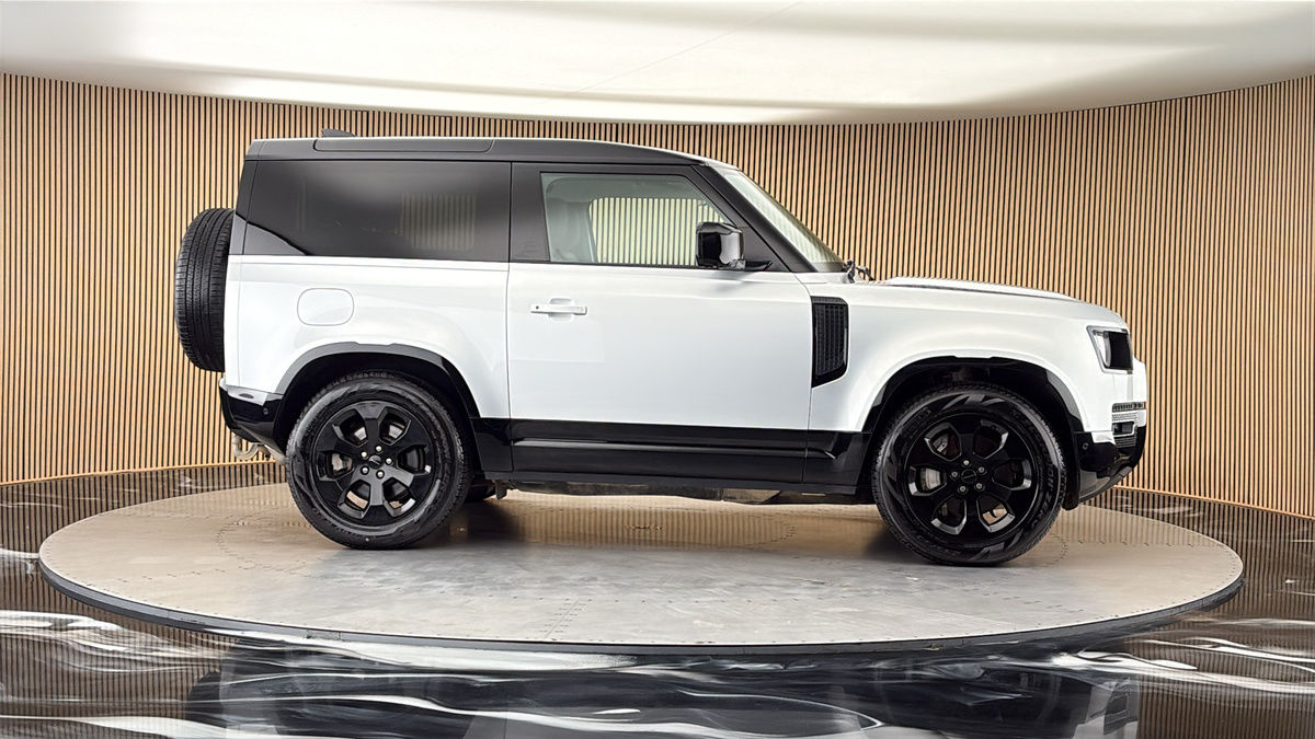 More views of Land Rover Defender 90